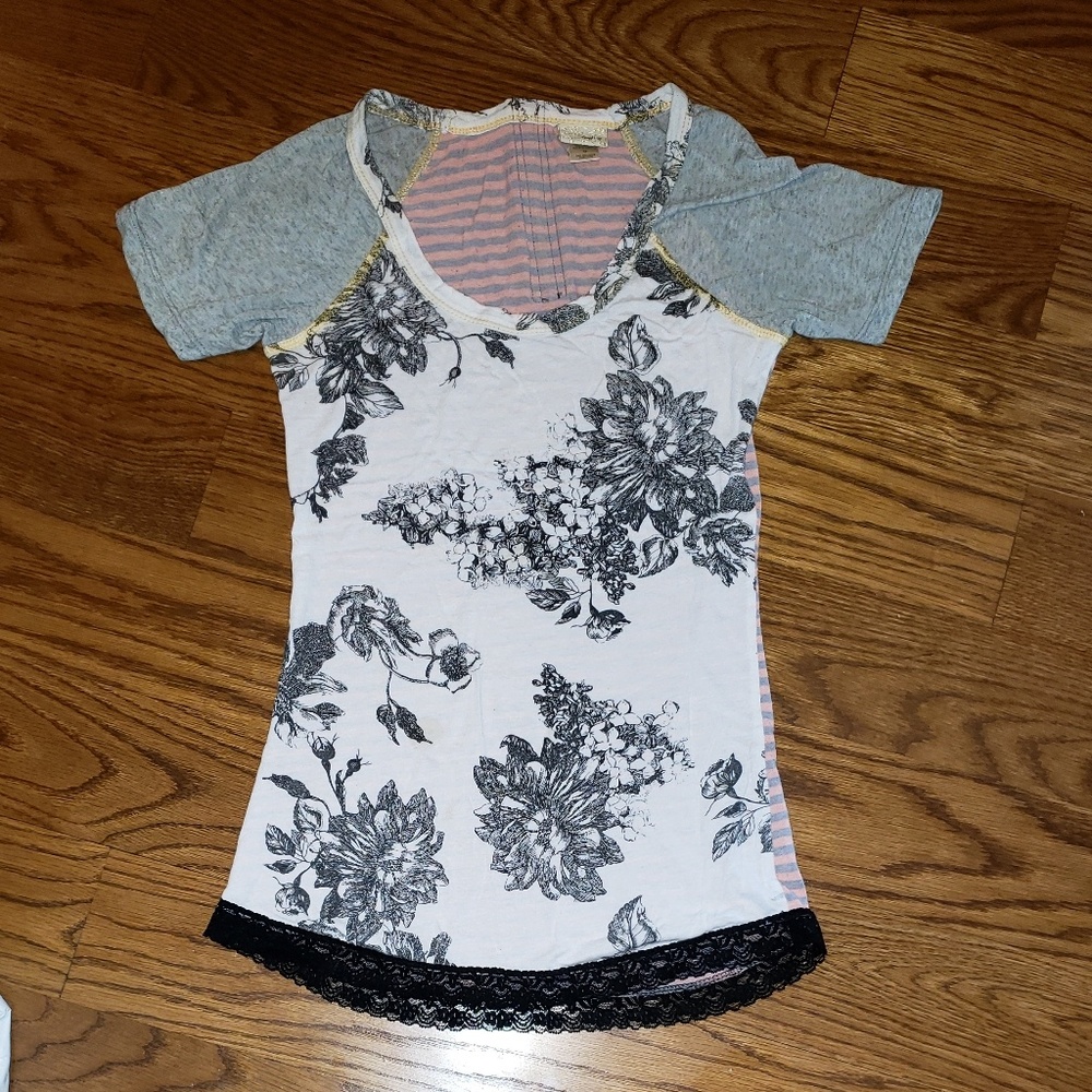 Daytrip floral striped soft tee